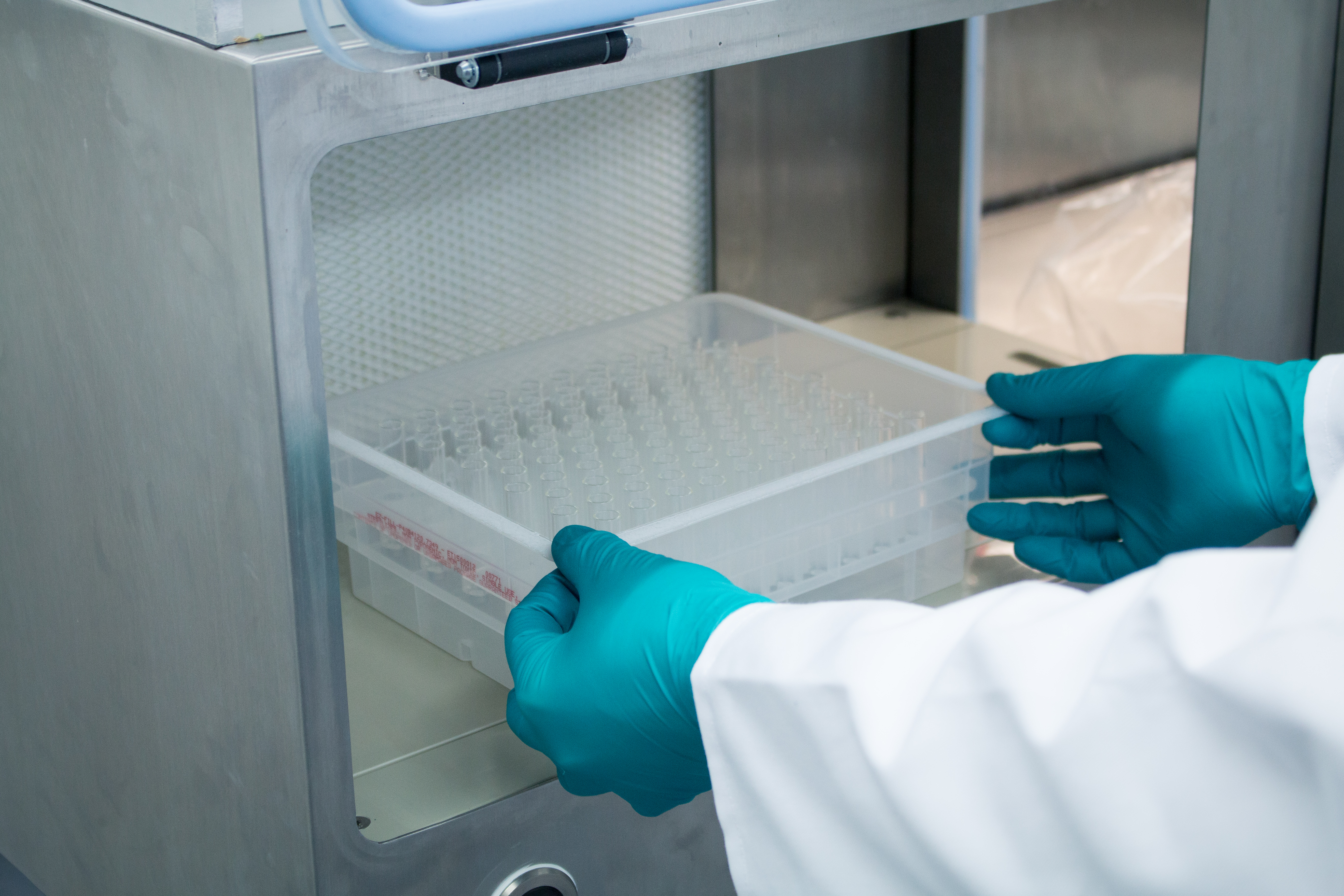Filling syringes with spray-dried powders - the how, the why and the benefits